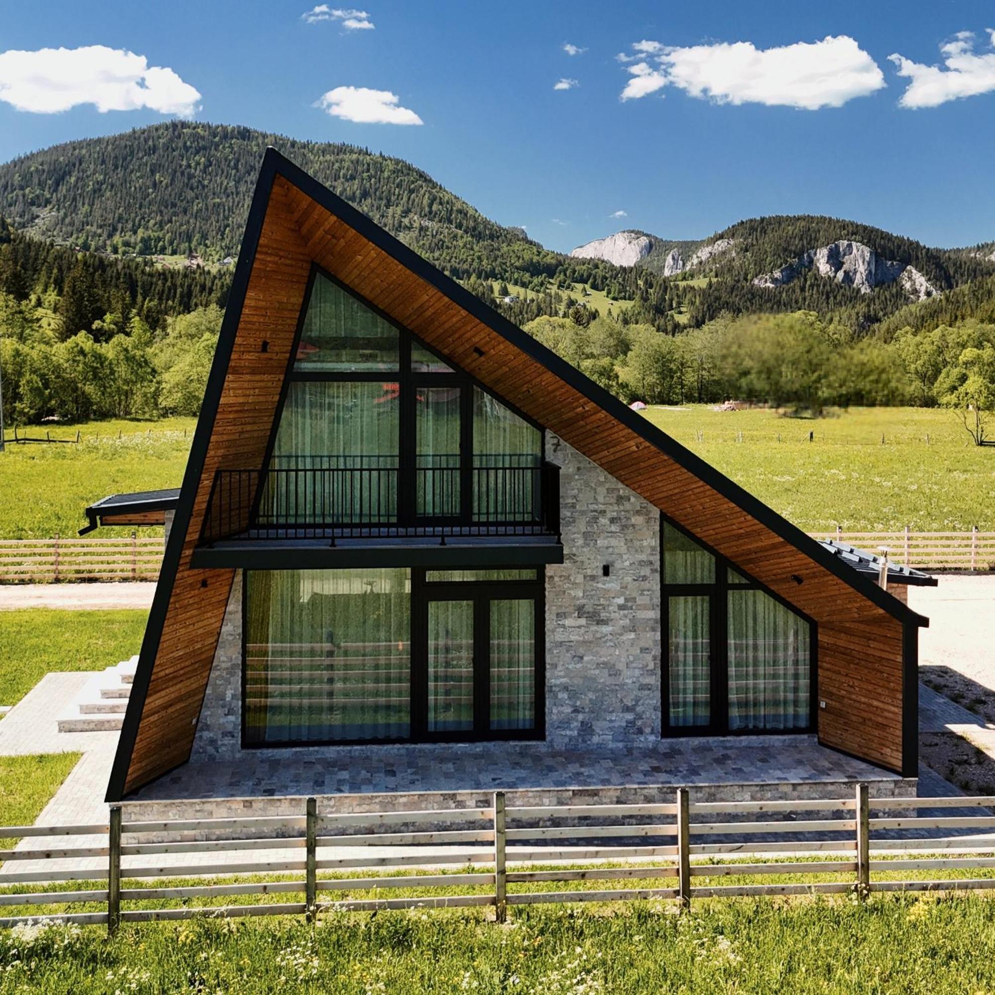 Elviu Guesthouse Lacu Rosu Exterior photo